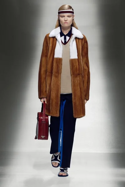 Look 7